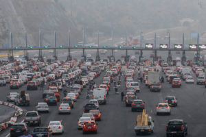 MOP y autopistas pactan bajar peaje a $1.000 en las primeras horas del jueves