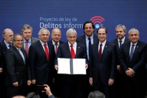 Ley de Delitos Informáticos sancionará hackeo y el espionaje en Whatsapp