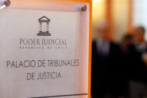 Identifican e inician sumario contra funcionario grabado viendo porno en el 20º Juzgado Civil