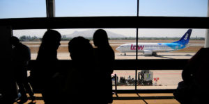 Mujer relató los últimos momentos que vivió hombre que falleció tras pasar dos días en el aeropuerto: 