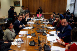 Aula Segura: comisión votará proyecto solo en general y retrasaría tramitación