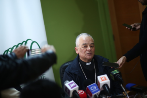 Ex obispo Pellegrin revela nueva denuncia contra Cox por abuso sexual a menor
