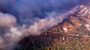 A 42 suben las víctimas fatales de los incendios en California, EE.UU.