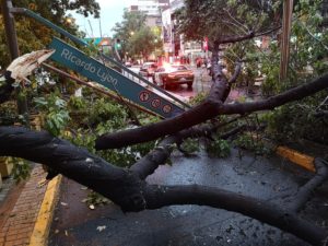 Onemi decreta alerta preventiva en 6 regiones por tormentas eléctricas
