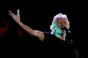 VIDEO | El homenaje de Roger Waters a Víctor Jara en el Estadio Nacional