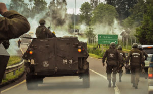 Equipo de TVN termina con su vehículo quemado tras asalto en Ercilla