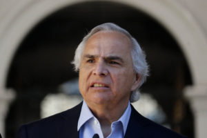 Chadwick supo el sábado: revelan la reunión entre Hermes Soto y el ministro tras conocerse el borrado de video de Carabineros