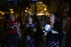 Quince videos del masivo cacerolazo que se hizo sentir en varias comunas de Santiago