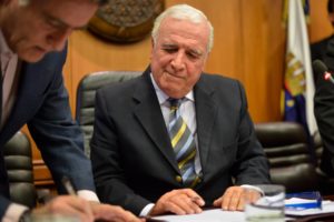 Ñuñoa aprueba entregar en comodato clínica comunal al Ministerio de Salud