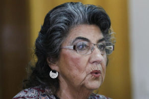 Alcaldesa Reginato se desentiende de devolución de moái a Rapa Nui: 