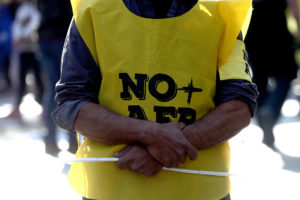 Contraloría cuestiona a organizaciones ligadas al PC y No+AFP por charlas con fondos para Educación Previsional