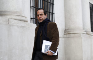 Fiscal Campos apunta al ex contralor Mendoza por anular sumario que pudo evitar fraude en Carabineros