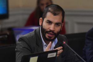 El mea culpa de Renato Garín por agresión en el Congreso: 