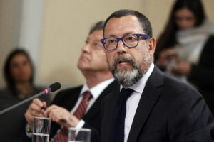 Presidente de TVN renuncia por dificultades con Jaime de Aguirre y directorio