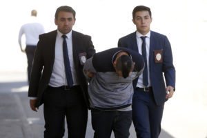 Detienen por femicidio frustrado a sujeto que le disparó a su mujer en el rostro