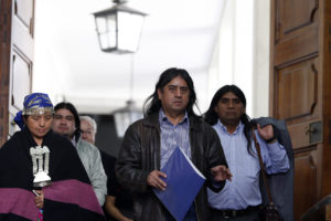 Aucán Huilcamán critica a Bachelet: 
