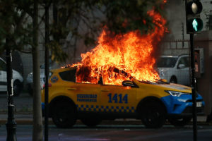 Matthei y Rubilar se querellan por ataque a vehículo de seguridad municipal