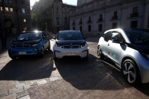 Cinco ministerios y Presidencia ya cuentan con autos eléctricos