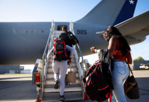 Chilenos que residan en Venezuela podrán regresar en avión de la FACh