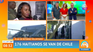 VIDEO | Periodista de Mega pide perdón a inmigrante que abandonaba Chile: 