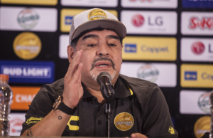 Maradona culpa a Macri por suspensión de final de Libertadores: 