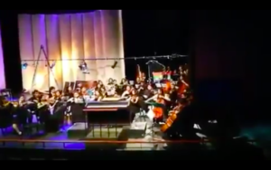 VIDEO | Orquesta de la Universidad de Chile protestó en Escuela de Carabineros tocando 