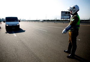 Senadores proponen eliminar carteles publicitarios en carreteras