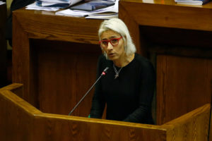 Diputada Olivera presenta proyecto para dar beca deportiva a adultos mayores