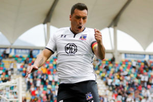 Esteban Paredes podría jugar por Colo Colo ante Huachipato pese a suspensión