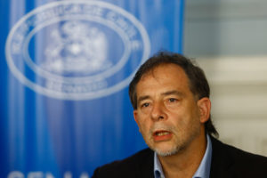 Senador Girardi se lanza contra Carozzi por sellos: que se dedique a 