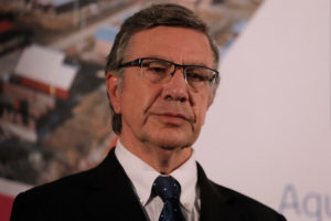 Las Condes alerta sobre falso funcionario del SII que embauca a adultos mayores