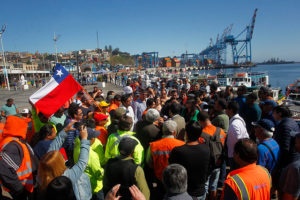 Portuarios en paro llegan a acuerdo con TCVAL y esperan propuesta de TPS