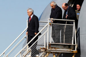 Piñera llega al Aeropuerto de La Araucanía y se traslada de inmediato a Angol
