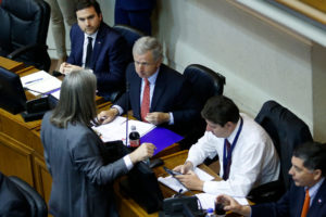 Senado inició discusión del Presupuesto en sesión marcada por caso Catrillanca
