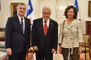 Ana Botín se reúne con Presidente Piñera para apoyar plan que busca que miles de chilenos terminen su escolaridad
