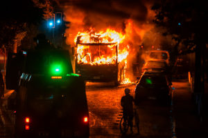 Seis buses del Transantiago han sido quemados desde que comenzaron las protestas por Catrillanca