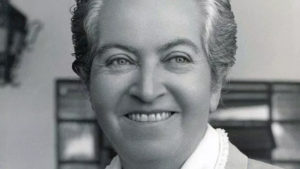 Diputados ingresan proyecto para cambiar nombre de aeropuerto de La Serena por Gabriela Mistral