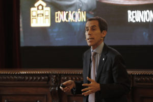 Desmunicipalización: el millonario patrimonio inmobiliario que Santiago no quiere entregar gratis al Estado