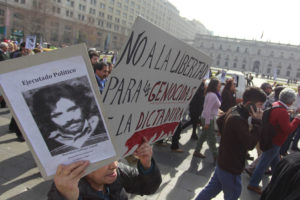 Proyecto de ley del gobierno fija en 75 años acceso a libertades condicionales