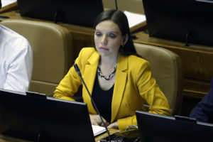 Virulento mensaje de la diputada Camila Flores a los comunistas por tildar de “desastroso” el gobierno de Piñera