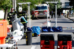 Bomberos evacuó sector de Vitacura tras muerte de hombre por cianuro