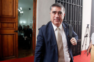 VIDEO | TVN sacó al aire a ciudadano pensando que era Mario Desbordes: Piñera se llevó la peor parte