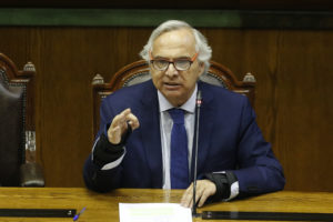 Chadwick desclasifica llamada de Lagos en medio de destitución de Director de Carabineros