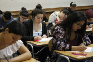 Más de 100 estudiantes chilenos ingresaron a nueva generación de jóvenes que hablan inglés