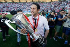 Beñat fue distinguido por embajada de España en Chile por su título con la UC