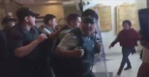 VIDEO | Incidentes tras condena a Jones Huala: Gendarmería se querellará por agresiones