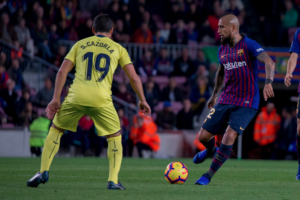 Arturo Vidal fue titular en opaca victoria del Barcelona