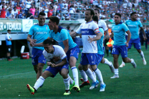 U Católica hace la tarea en Temuco y se queda con su 13 estrella