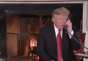 VIDEO | El Grinch: Trump le dice a un niño de 7 años que Santa Claus no existe