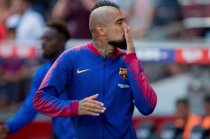 El gesto navideño de Arturo Vidal que fue destacado por la prensa española